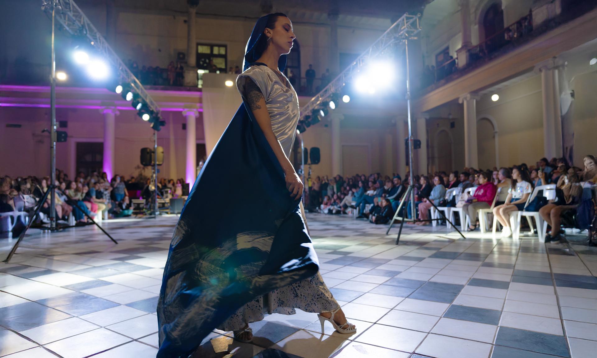 En un desfile de alto nivel estudiantes de UTU Palermo exhibieron sus diseños  