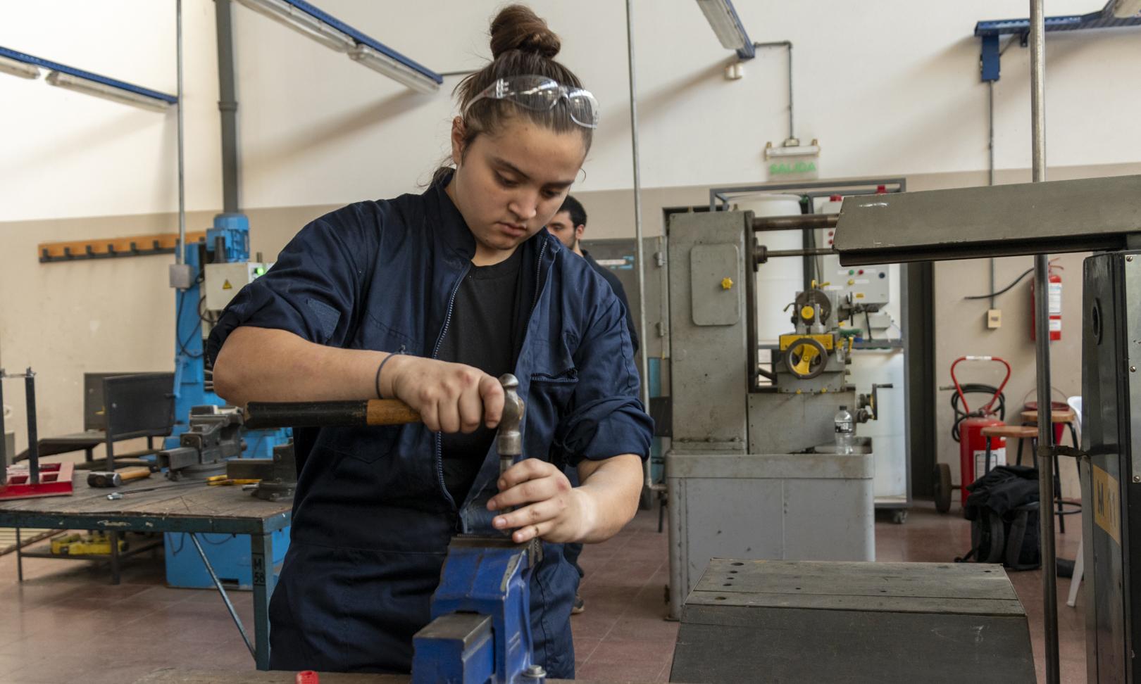 Estudiantes de la Escuela Técnica Arroyo Seco adaptan carros de carnicería para fortalecer la formación en gastronomía