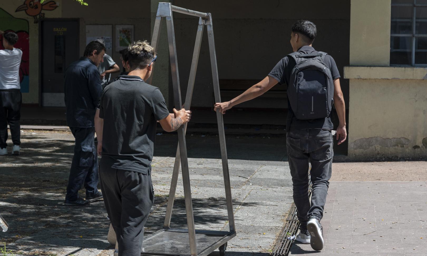 Estudiantes de la Escuela Técnica Arroyo Seco adaptan carros de carnicería para fortalecer la formación en gastronomía