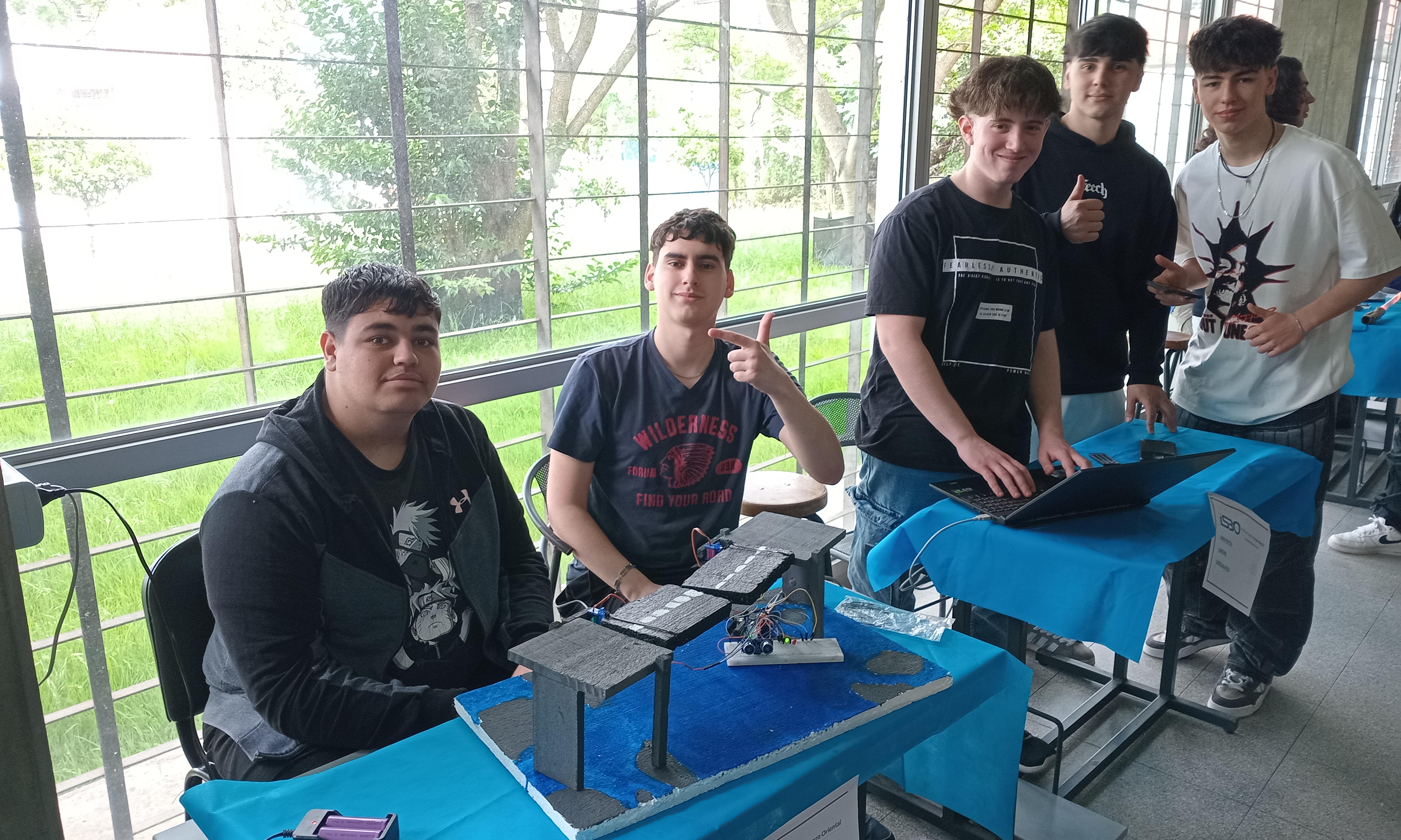 Proyectos de ciencias y robótica unió a estudiantes de Montevideo y Maldonado en la Feria de Intercambio Estudiantil