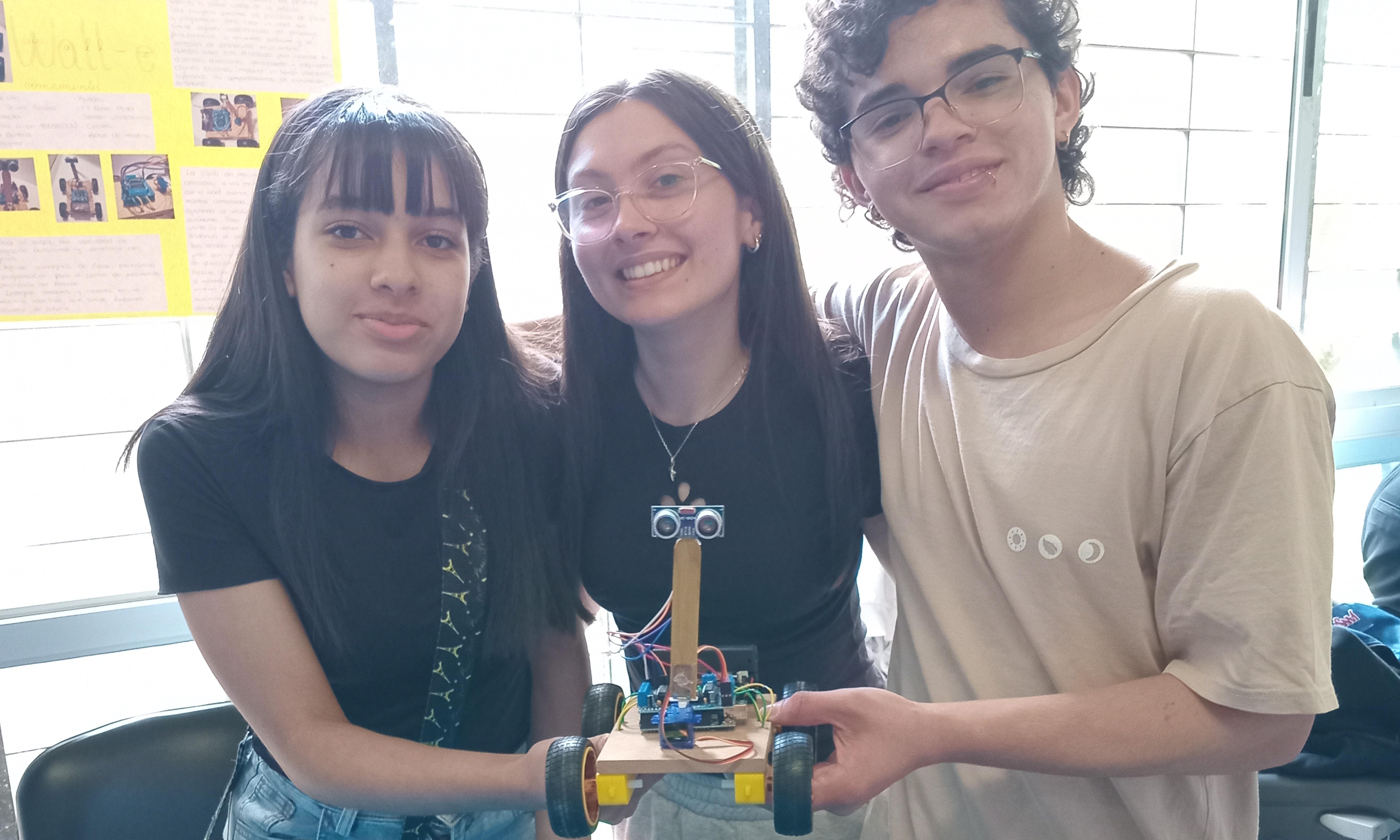 Proyectos de ciencias y robótica unió a estudiantes de Montevideo y Maldonado en la Feria de Intercambio Estudiantil