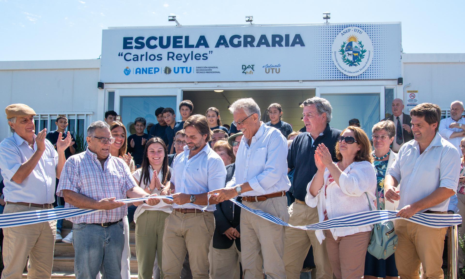 Inauguración EA Carlos Reyles 