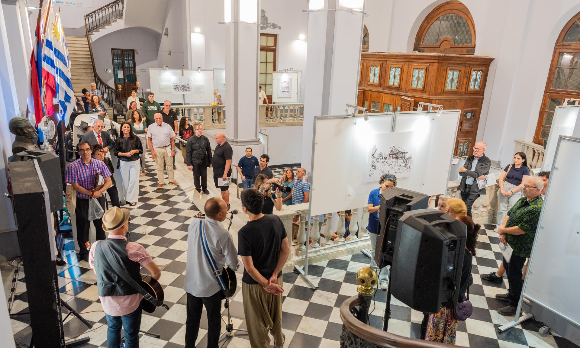 Uruguay en líneas: se inauguró la primera muestra del 2025 en UTU Central