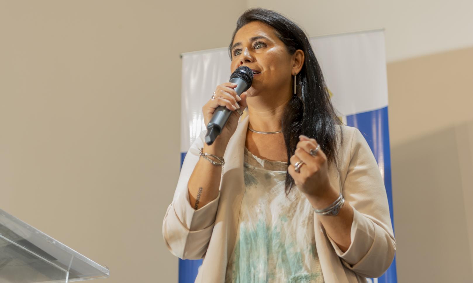 Una noche cargada de emociones: estudiantes de Comunicación y Diseño Gráfico recibieron sus certificados de egreso