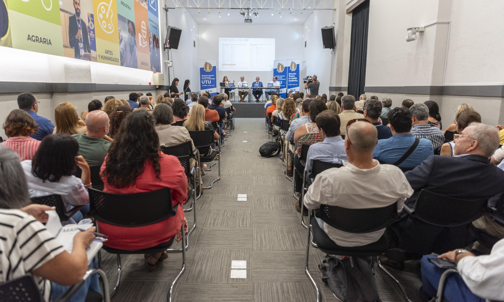 Bachillerato Acelerado, único en el país, acreditará Educación Media Superior en seis meses e incidirá en las tasas de egreso en Uruguay