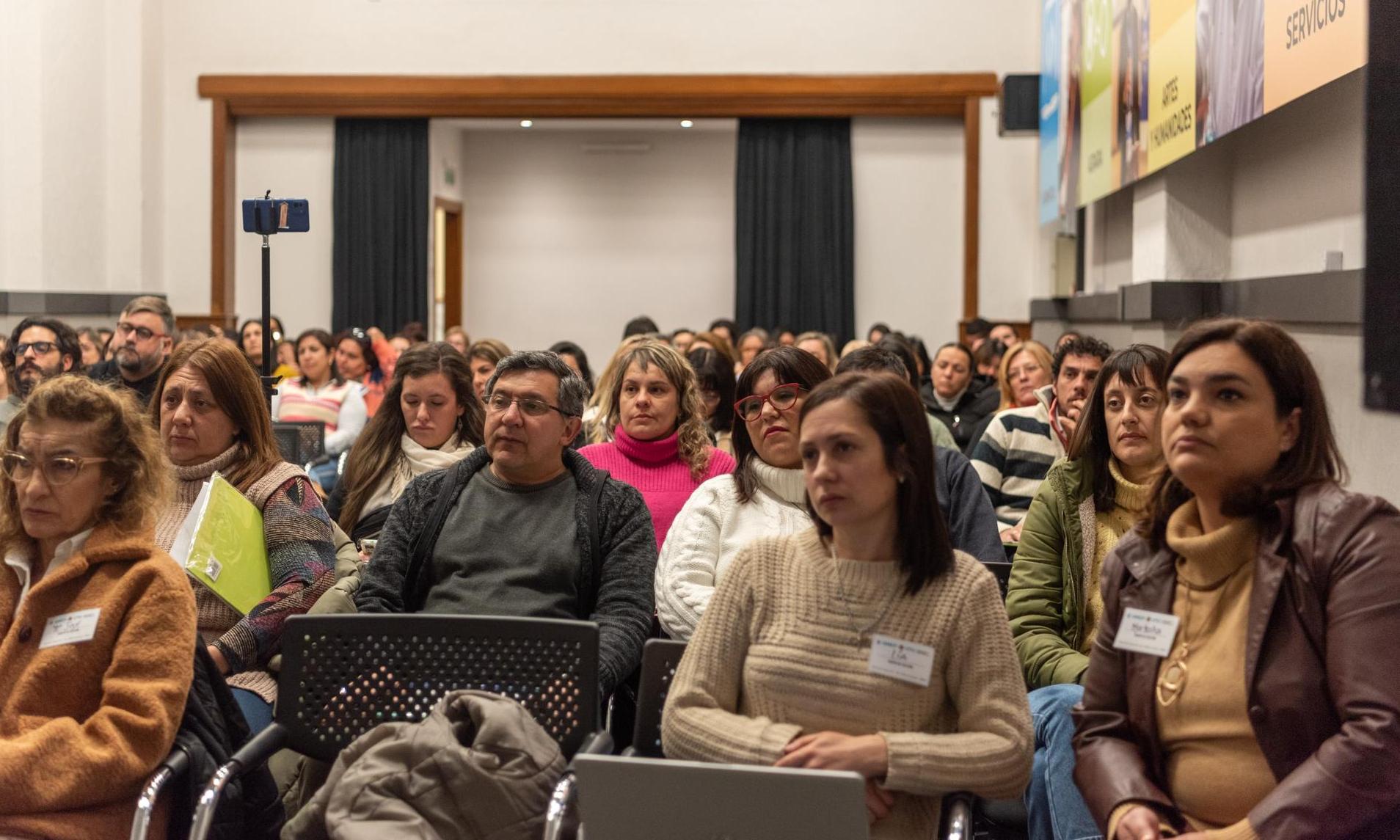 Jornada de actualización docente para el área 796
