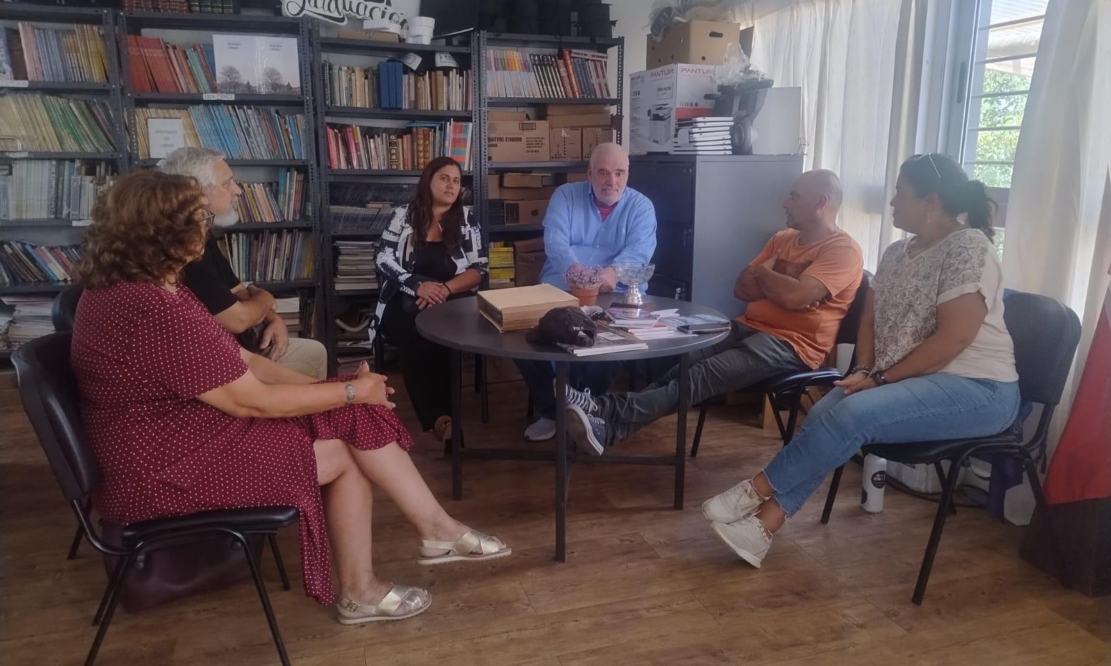 Atchugarry visitó UTU Buenos Aires y propuso inaugurar el nuevo teatro en el MACA junto a estudiantes