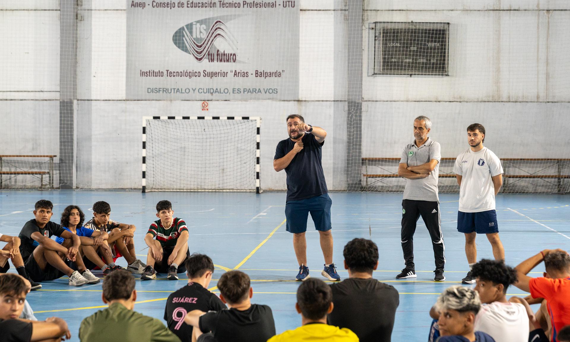 Más de 200 estudiantes participaron en la prueba de aspirantes para formar parte de los equipos de fútbol sala 2025
