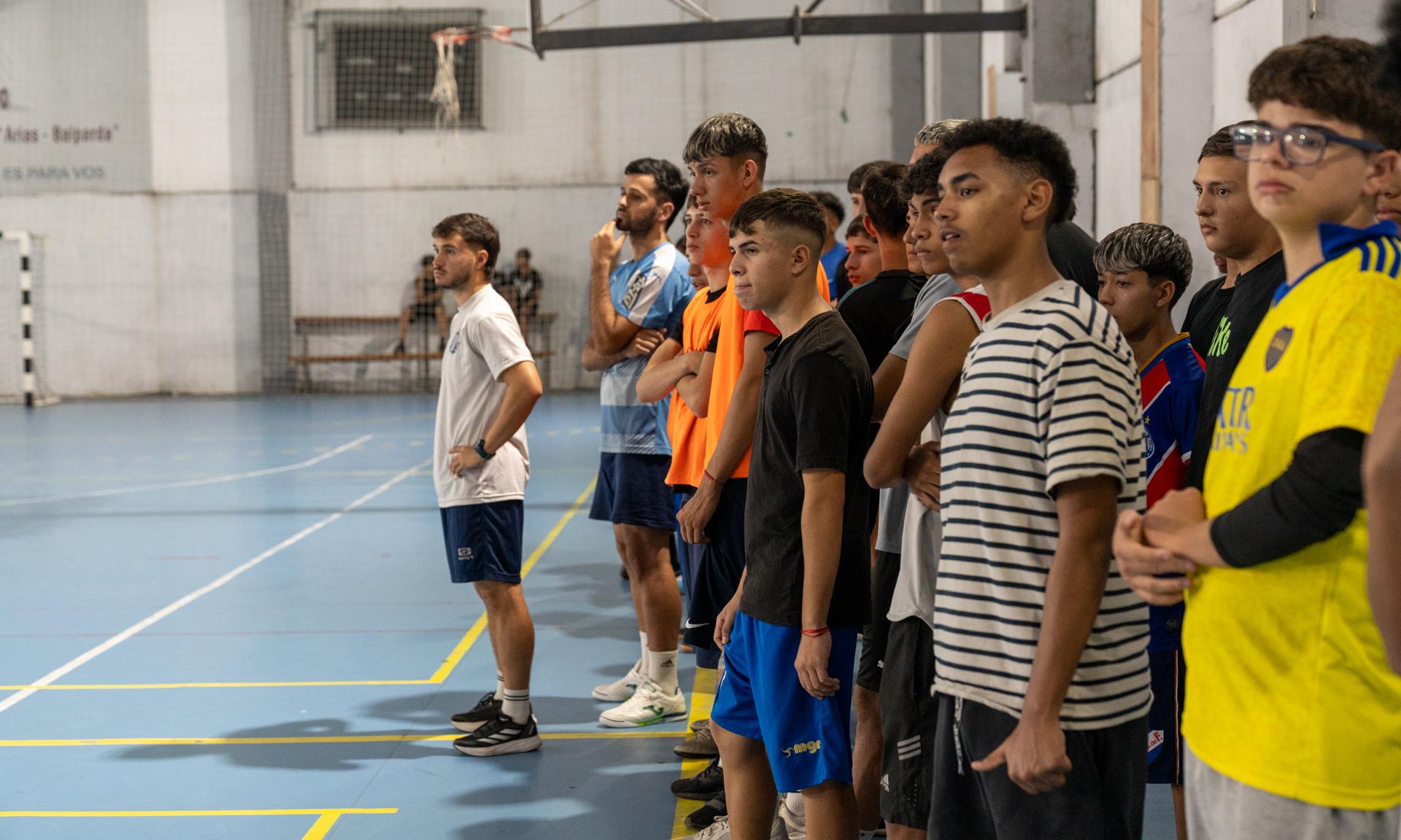 Más de 200 estudiantes participaron en la prueba de aspirantes para formar parte de los equipos de fútbol sala 2025