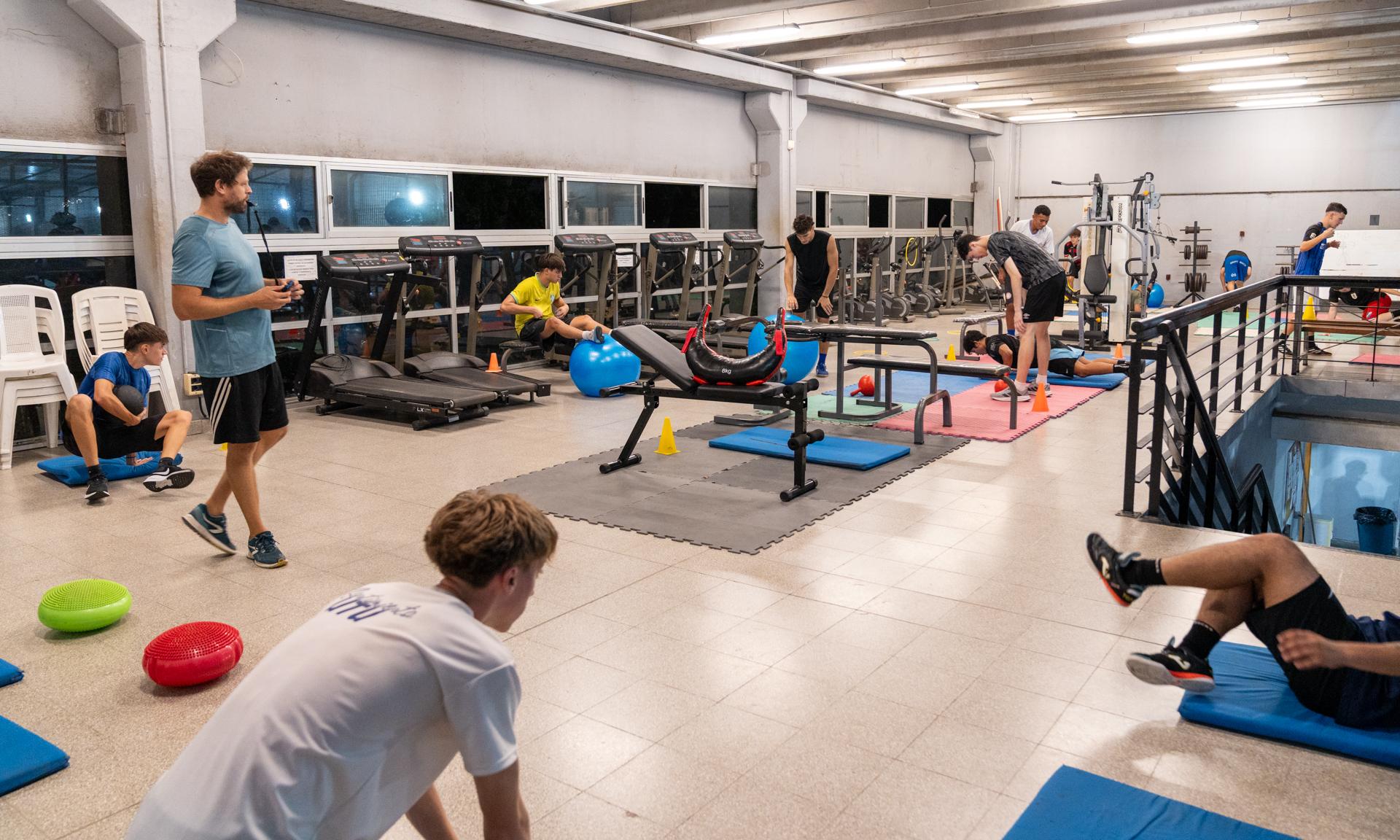Más de 200 estudiantes participaron en la prueba de aspirantes para formar parte de los equipos de fútbol sala 2025