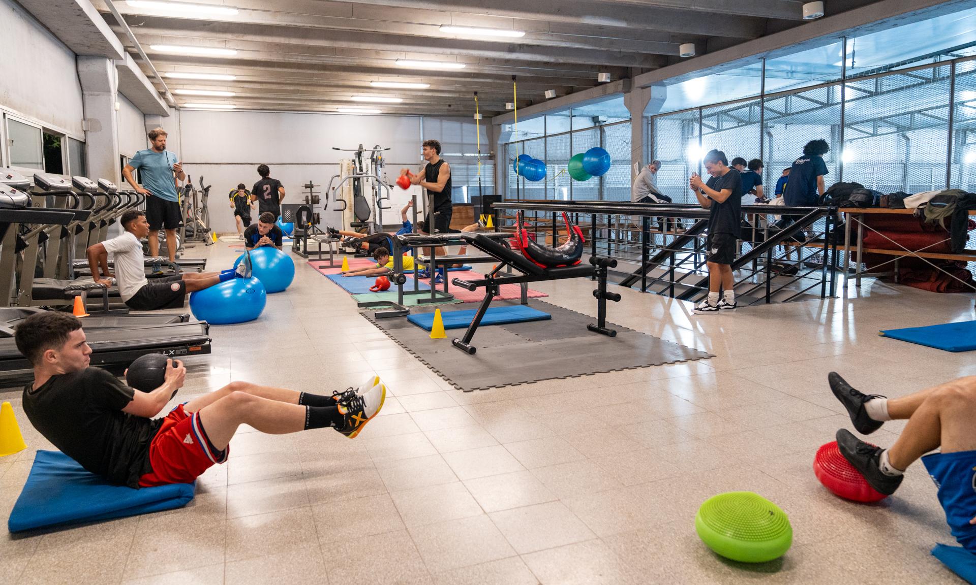 Más de 200 estudiantes participaron en la prueba de aspirantes para formar parte de los equipos de fútbol sala 2025