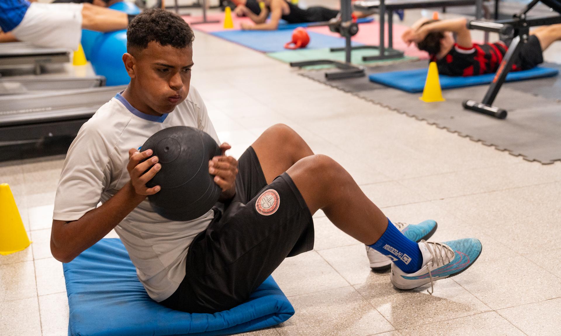 Más de 200 estudiantes participaron en la prueba de aspirantes para formar parte de los equipos de fútbol sala 2025