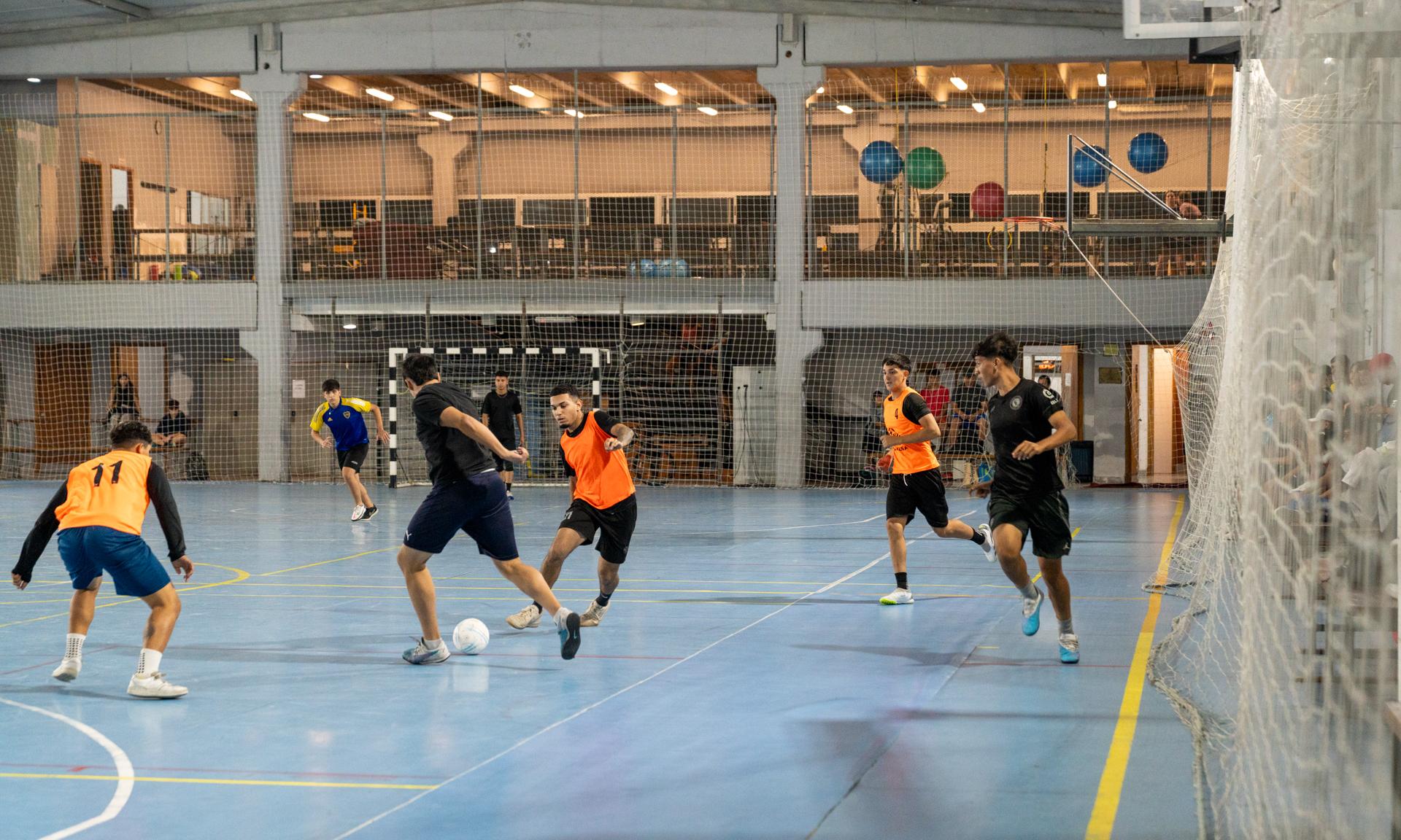 Más de 200 estudiantes participaron en la prueba de aspirantes para formar parte de los equipos de fútbol sala 2025