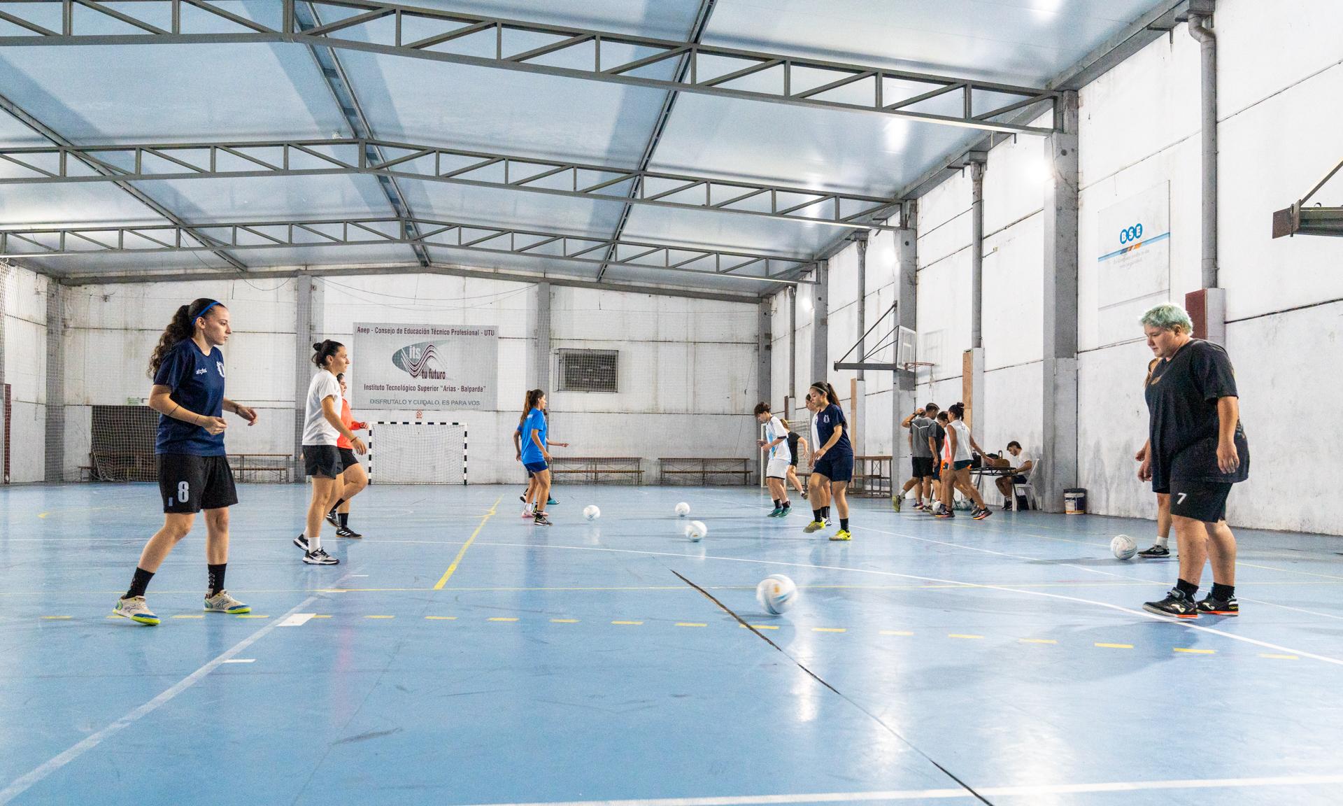 Más de 200 estudiantes participaron en la prueba de aspirantes para formar parte de los equipos de fútbol sala 2025