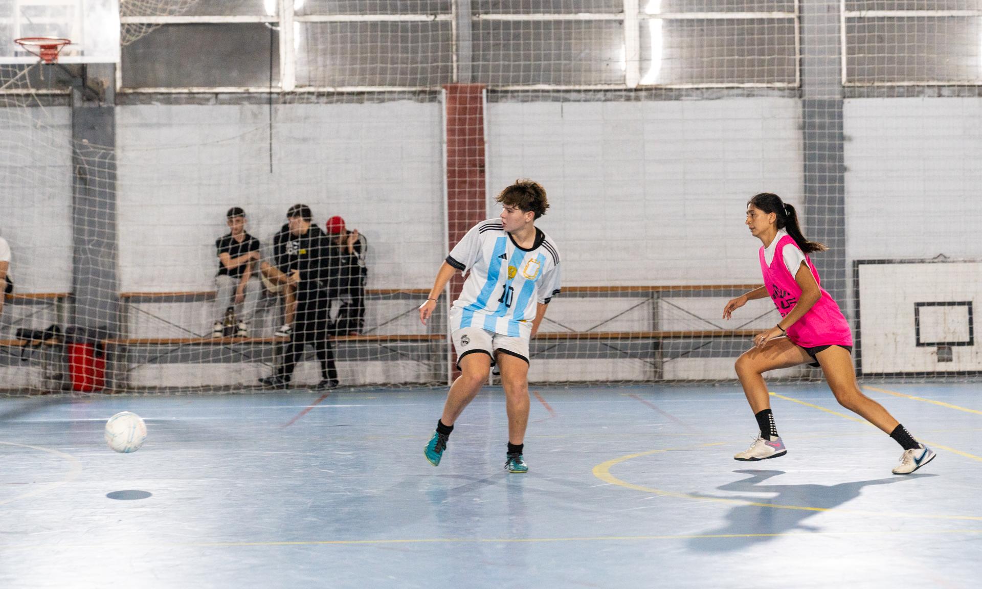 Más de 200 estudiantes participaron en la prueba de aspirantes para formar parte de los equipos de fútbol sala 2025