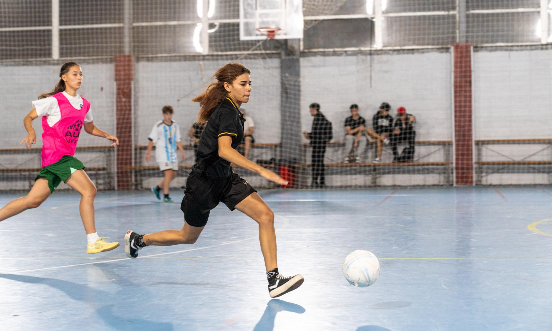 Más de 200 estudiantes participaron en la prueba de aspirantes para formar parte de los equipos de fútbol sala 2025
