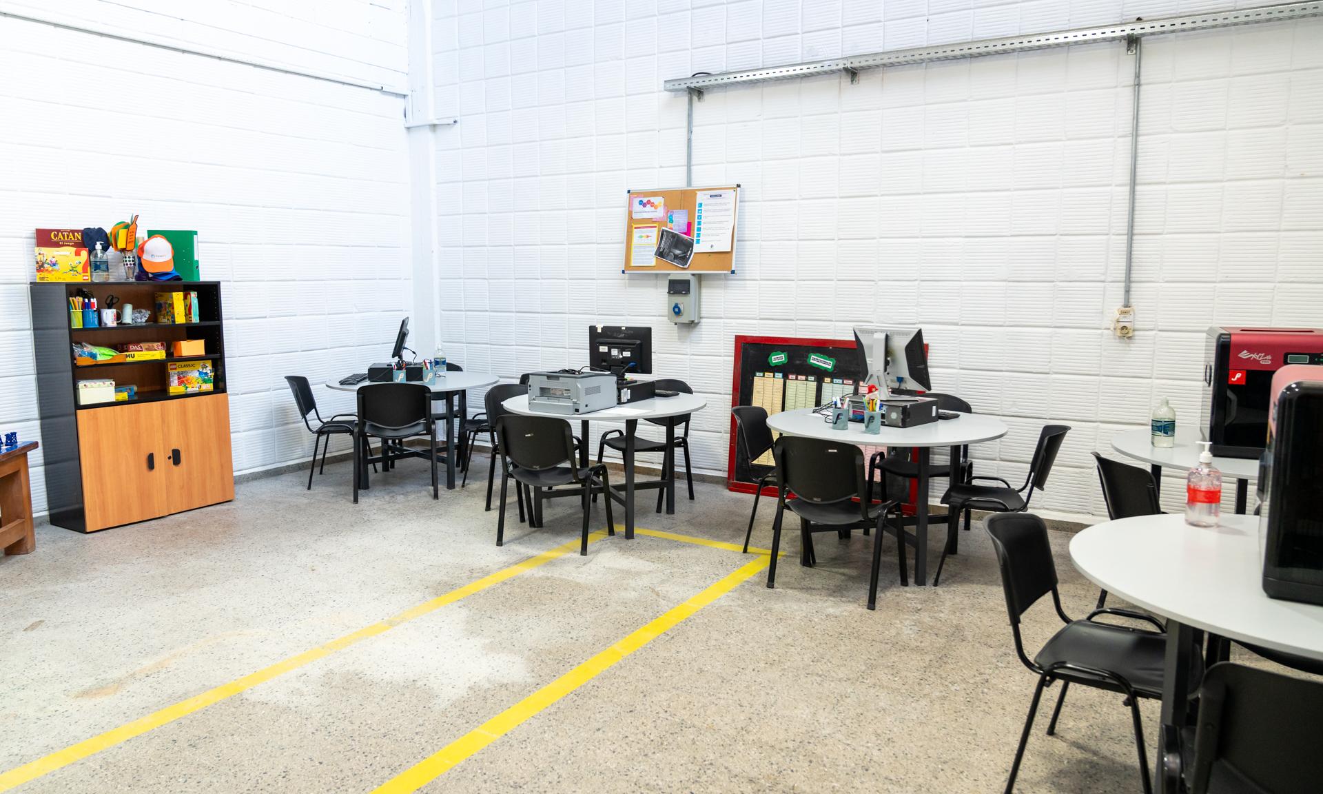 Espacio de cowork multidisciplinario fue inaugurado en Montevideo: “único en la educación pública con este nivel”