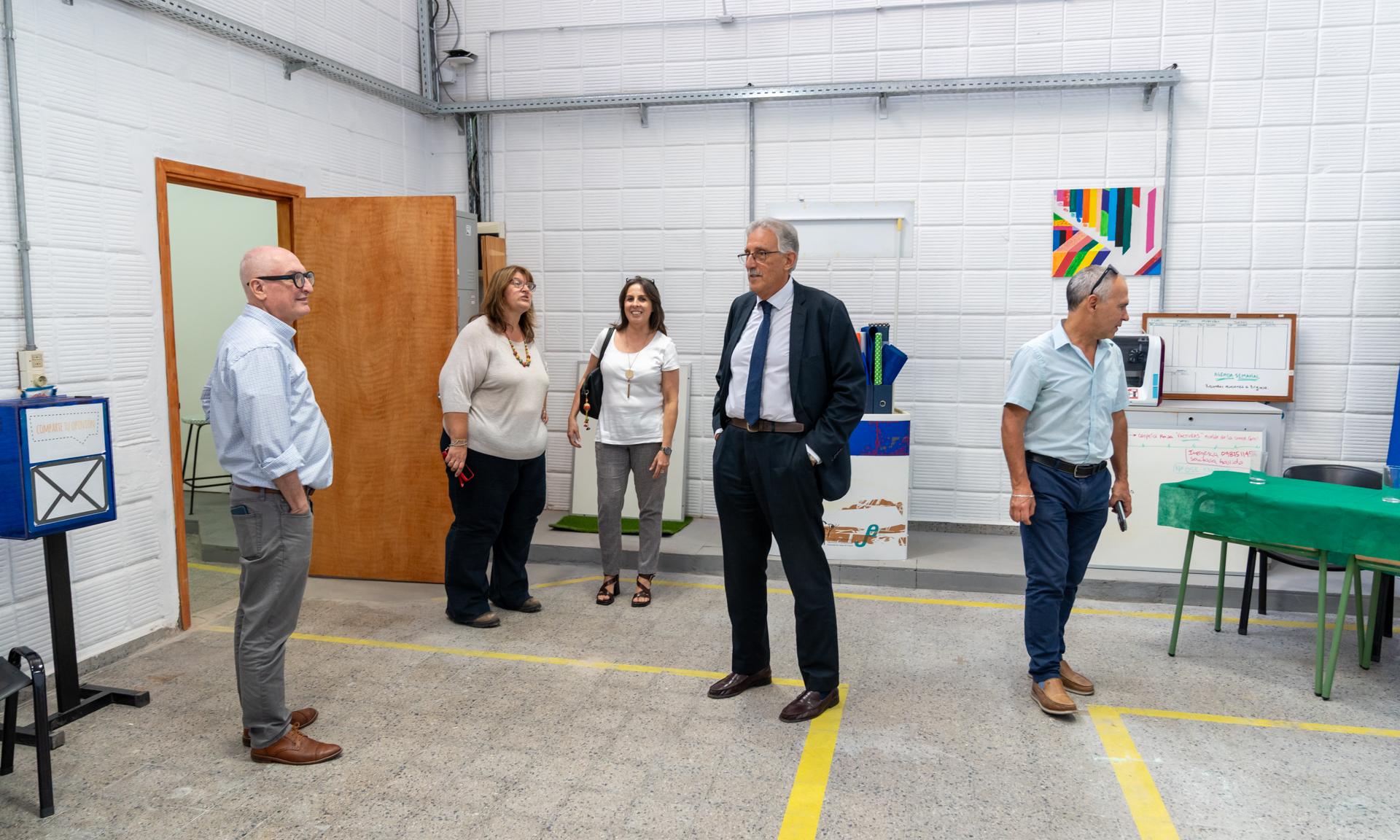 Espacio de cowork multidisciplinario fue inaugurado en Montevideo: “único en la educación pública con este nivel”