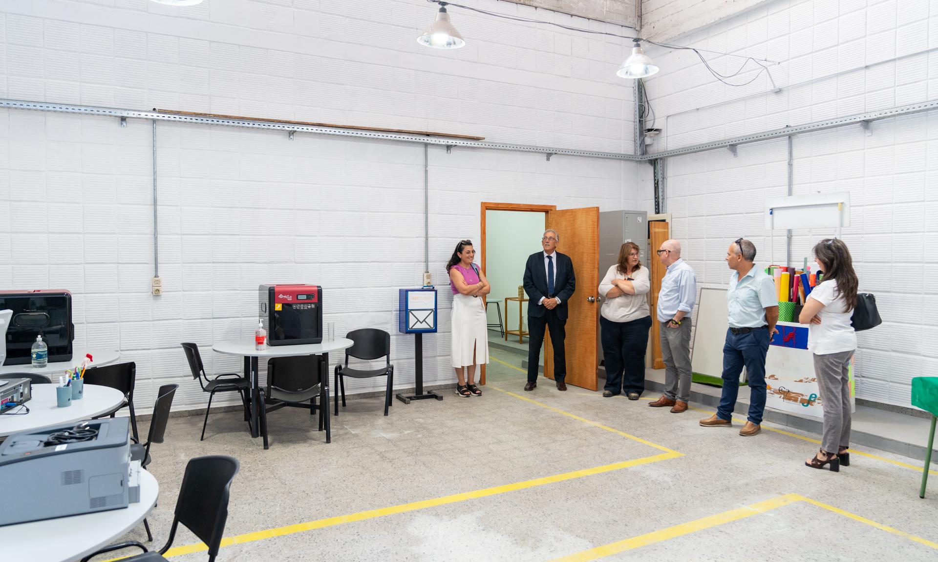 Espacio de cowork multidisciplinario fue inaugurado en Montevideo: “único en la educación pública con este nivel”