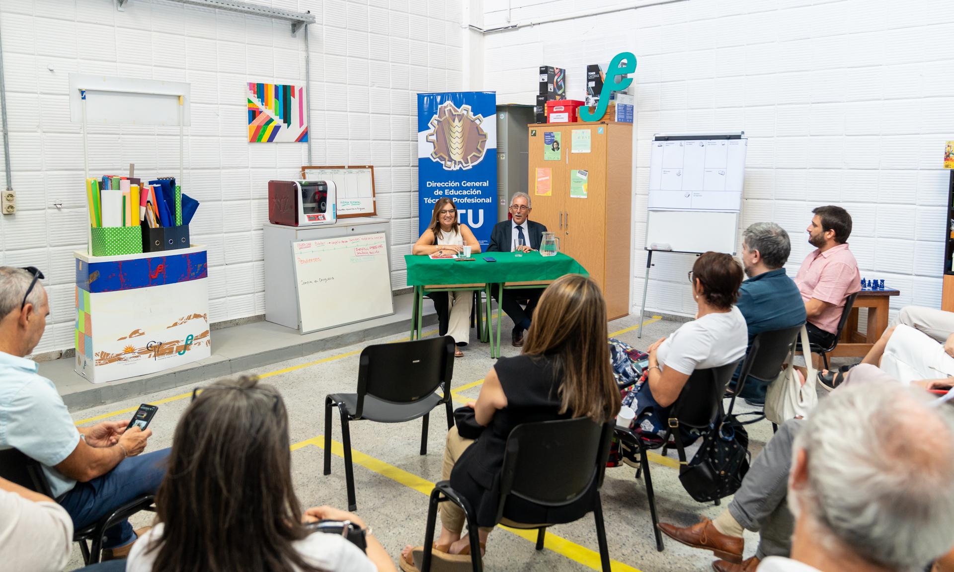 Espacio de cowork multidisciplinario fue inaugurado en Montevideo: “único en la educación pública con este nivel”