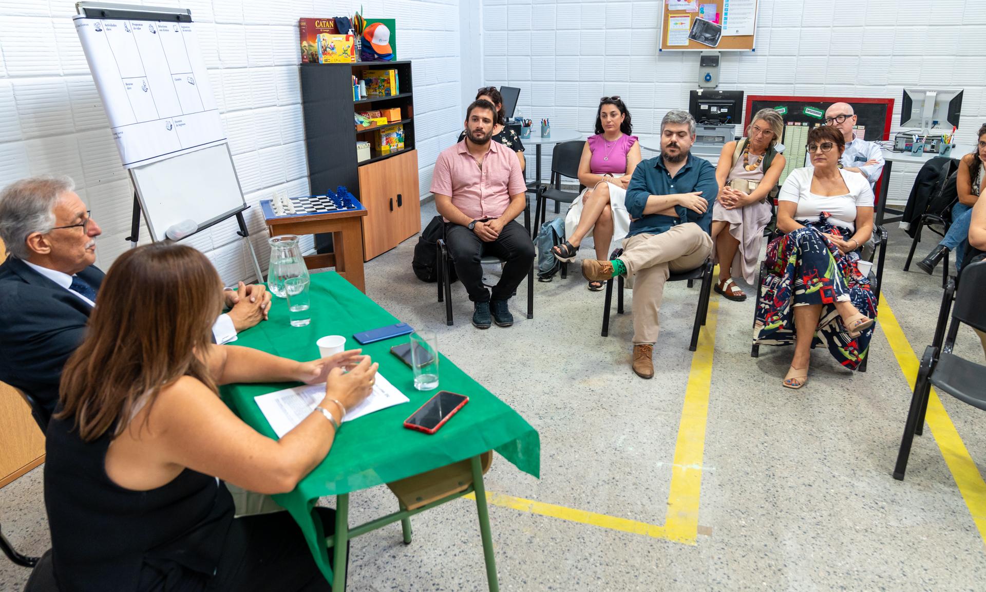 Espacio de cowork multidisciplinario fue inaugurado en Montevideo: “único en la educación pública con este nivel”