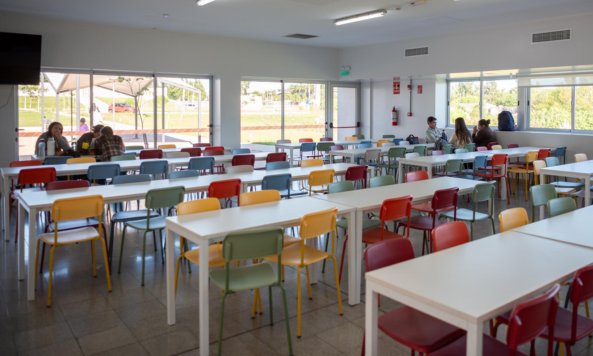 Primera generación del Bachillerato Agrario en Facultad de Veterinaria inauguró nuevas instalaciones en Montevideo 