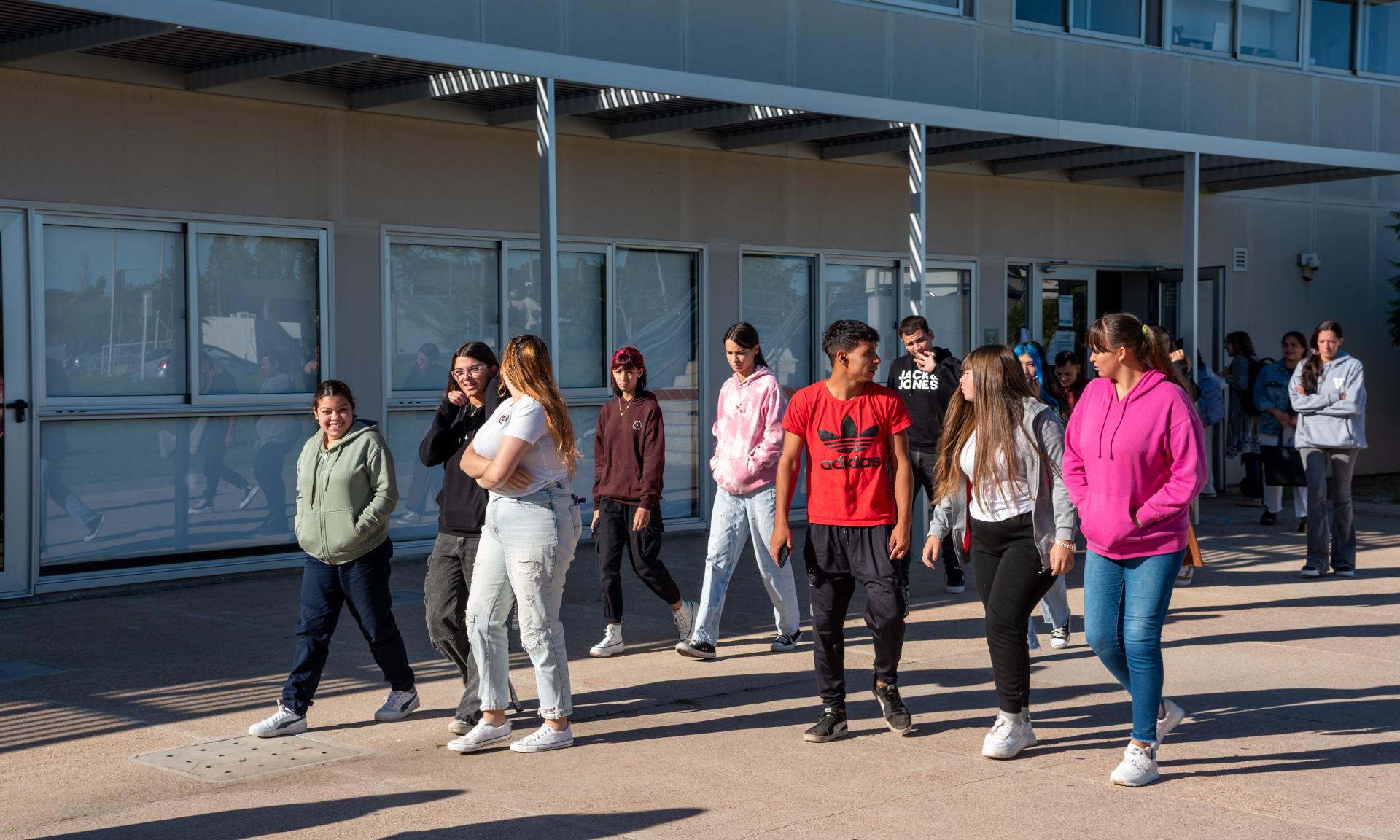 Primera generación del Bachillerato Agrario en Facultad de Veterinaria inauguró nuevas instalaciones en Montevideo 