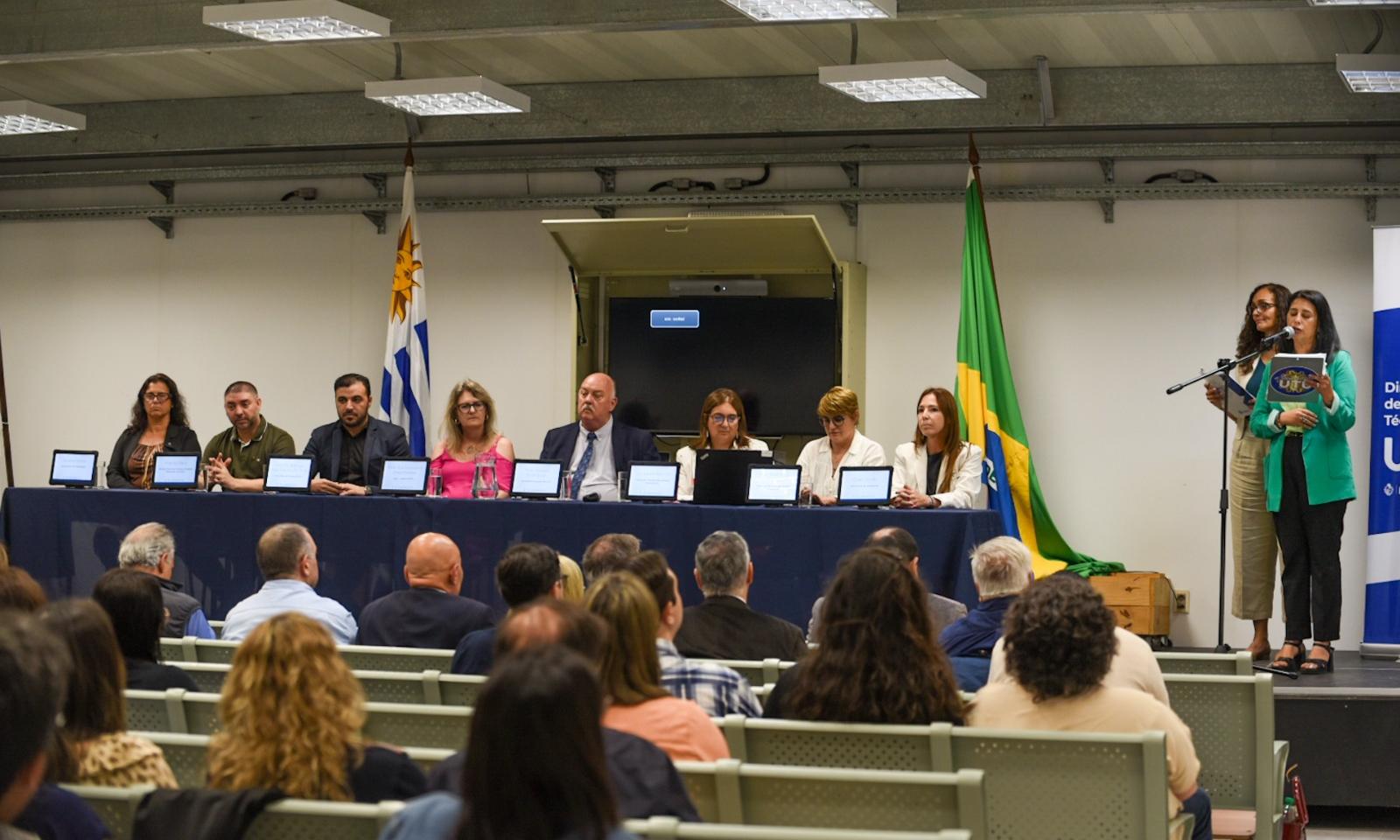 Se pone en marcha el primer curso binacional semipresencial entre Uruguay y Brasil