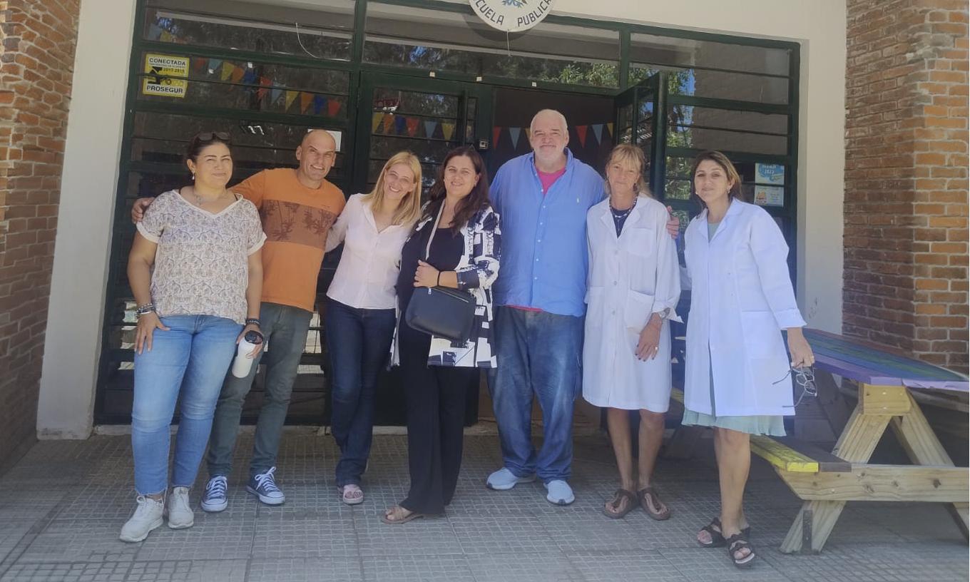 Atchugarry visitó UTU Buenos Aires y propuso inaugurar el nuevo teatro en el MACA junto a estudiantes