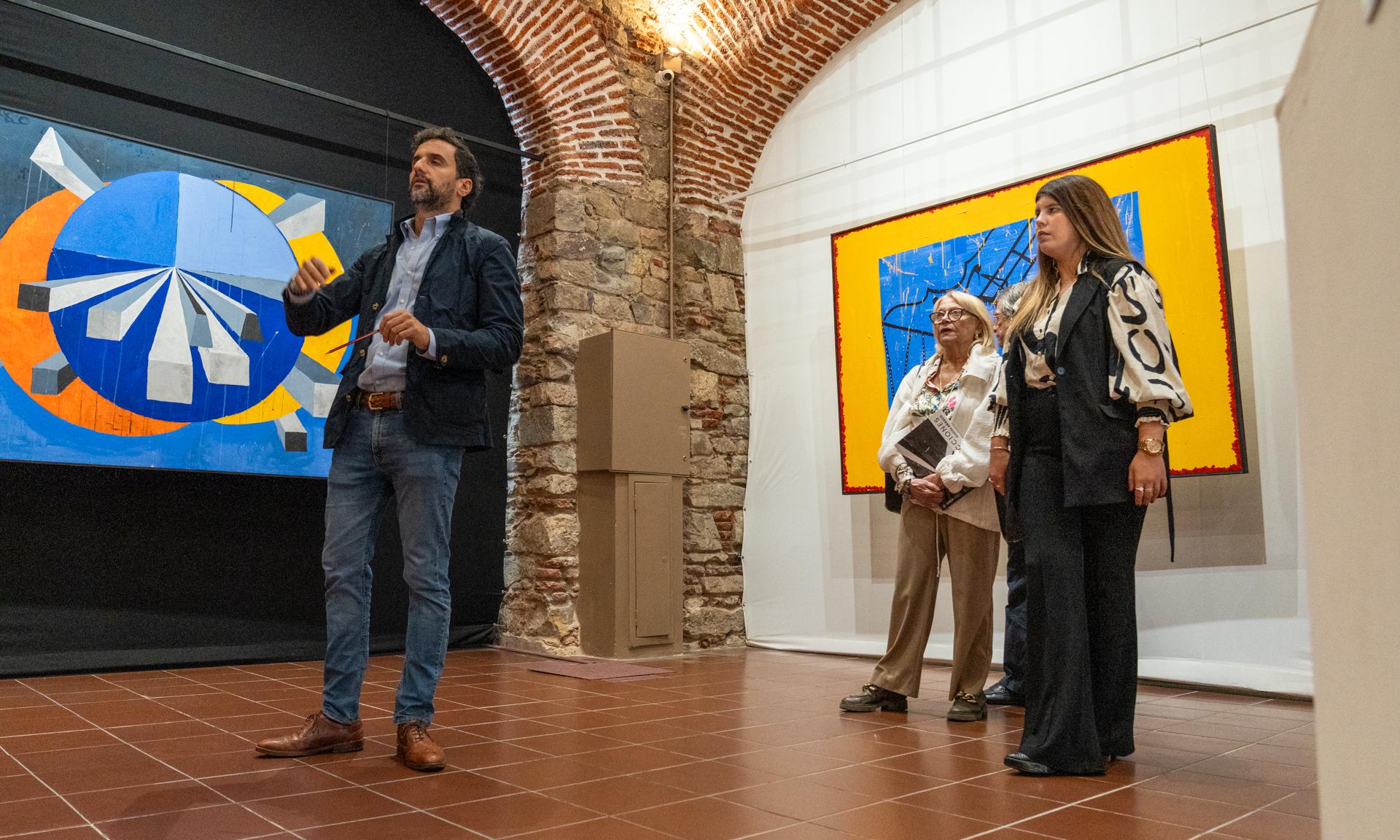 La exposición “Abstracciones” en el Centro Cultural de UTU, continúa recibiendo visitantes