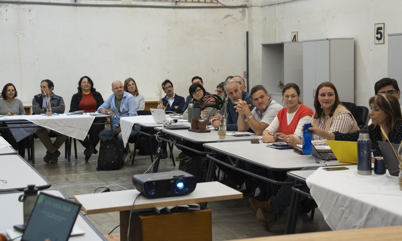 Intercambio sobre las principales líneas de trabajo con inspectores y profesores referentes de área 