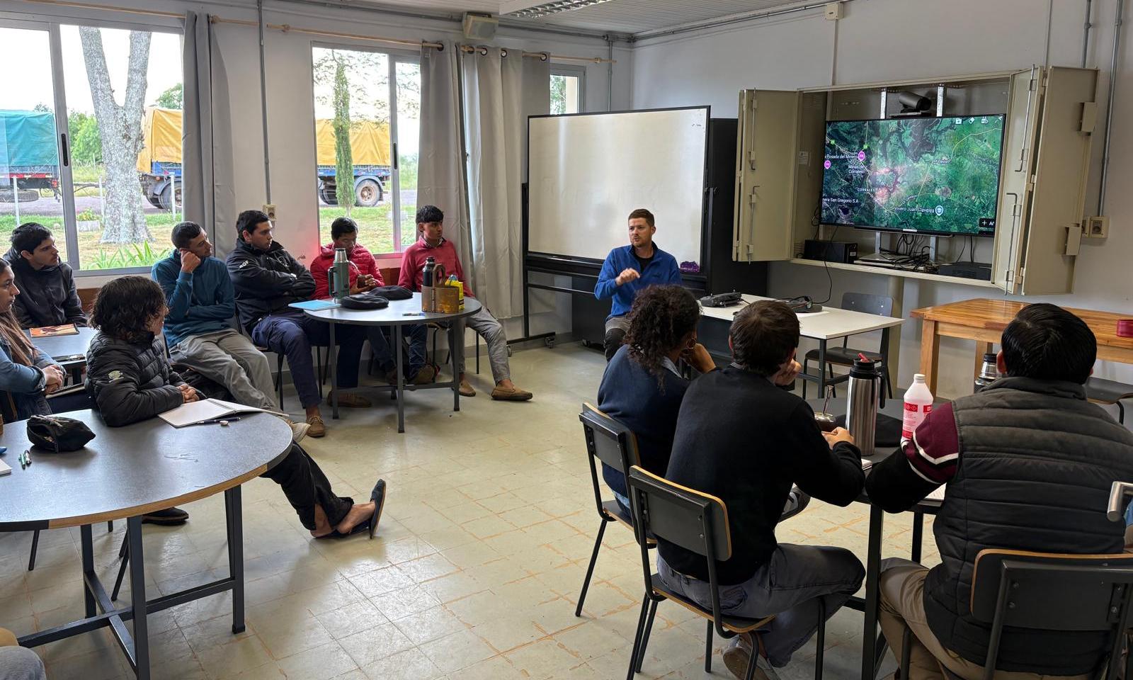 Capacitación teórica, Escuela Agraria Minas de Corrales  