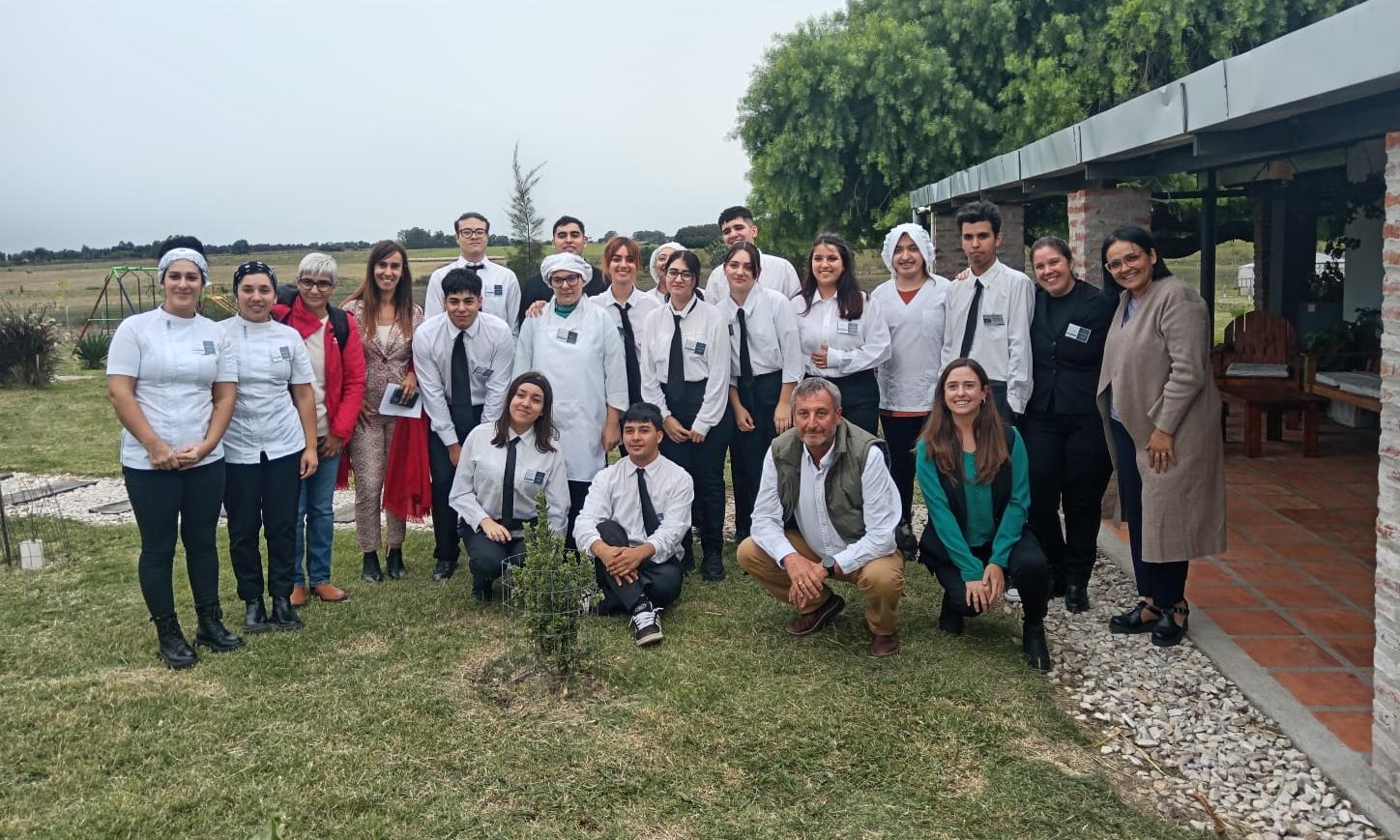 Estudiantes de la Escuela Técnica Superior de Las Piedras realizaron práctica laboral en CAMTURConecta 2025